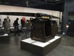 אפיריון יפני עתיק ומפואר