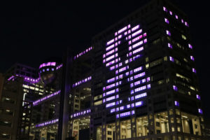 בניין TV פוג'י בלילה