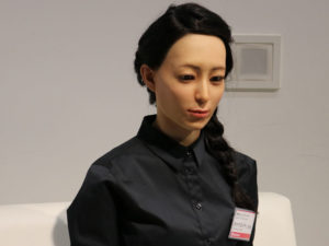 רובוט בדמות אישה