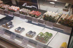 מבחר רולים של סושי