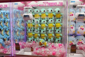 מכונות מנוף עם בובות פוקימון