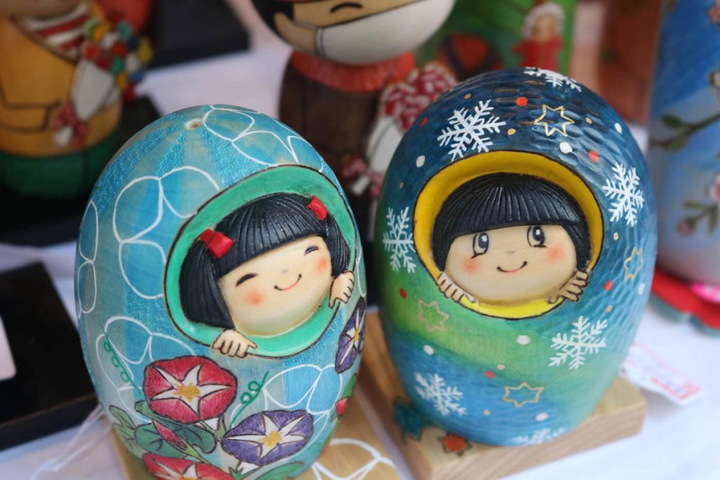 בובות קוקשי יפניות מודרניות