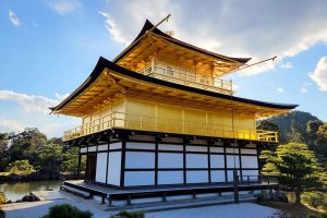 חלקו האחורי של מקדש פביליון הזהב קינקאקו-ג'י בקיוטו