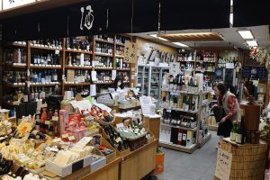 חנות אלכוהול בשוק נישיקי מרקט