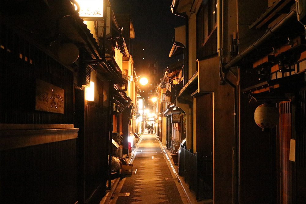 סמטת פונטוצ'ו בלילה