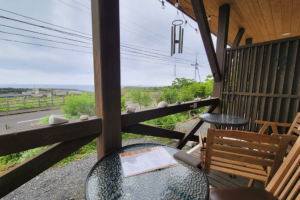 המרפסת של קפה לה פונטו ביקושימה