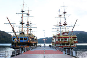 ספינות באגם אשי בהאקונה