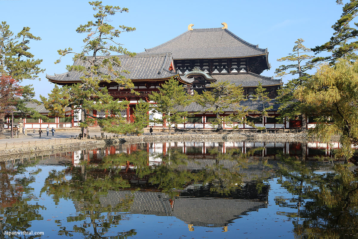 בריכת קגאמי ליד הכניסה למקדש טודאיג'י בנארה