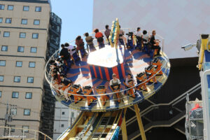 מתקן בלונה פארק האנאיישיקי באסקוסה