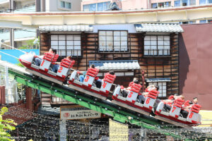 רכבת הרים בלונה פארק האנאיישיקי באסקוסה