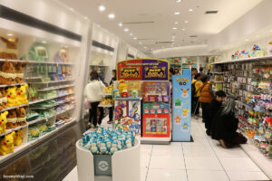 הכניסה לחנות המזכרות פוקימון טוקיו דיאקס